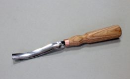 Клюкарза полукруглая для резьбы по дереву G7L/22 шириной 22 мм. для мягких и твердых пород дерева от производителя BeaverCraft в Киеве (Украина), а также другие товары для резьбы и резчиков по дереву - ложкорезы, наборы инструментов, чехлы, воск и прочие аксессуары для ухода за инструментом.